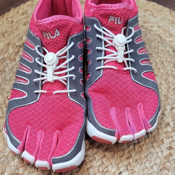 Fila Women's Vibrant Pink and Gray Toe Shoes - Picture 9 of 11